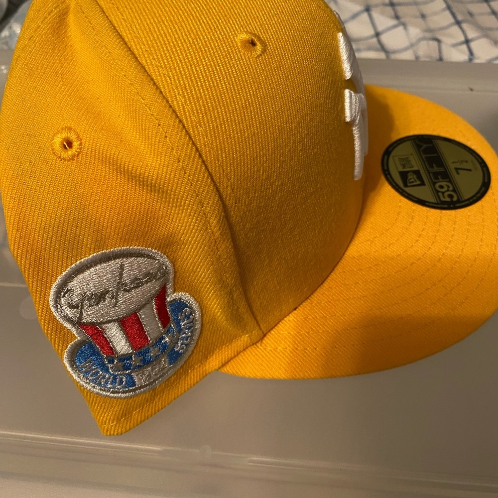 Hatclub exclusive Yankees side patch